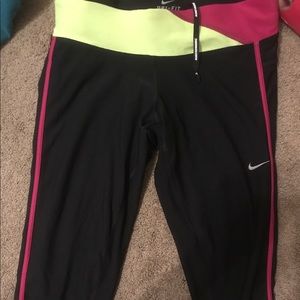 Women's Nike Dri-Fit Tight Capri S